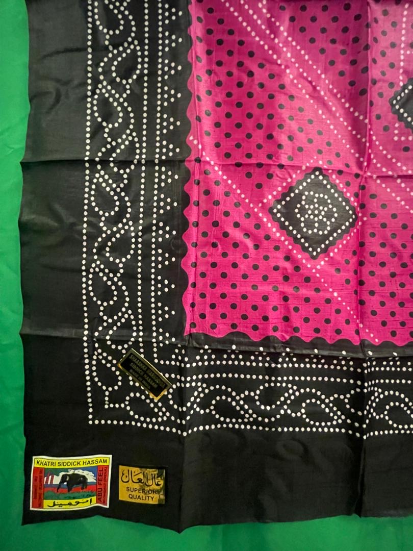 Somalisk Shaash (svart, vitt och rosa siden)
