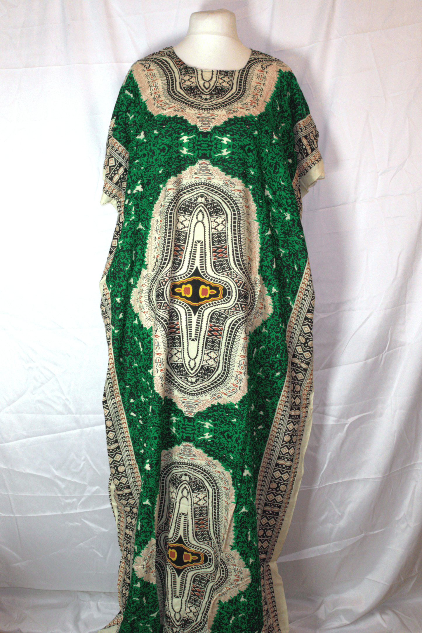 Baati – Emerald Green & Beige