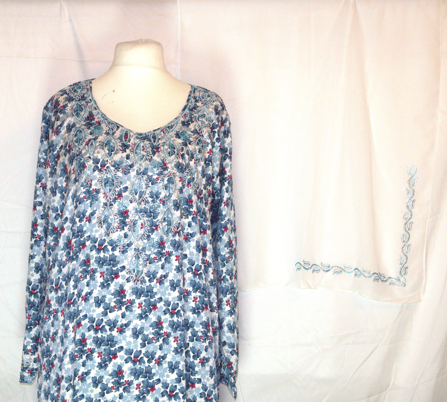Floral Makhawir – Blue & White