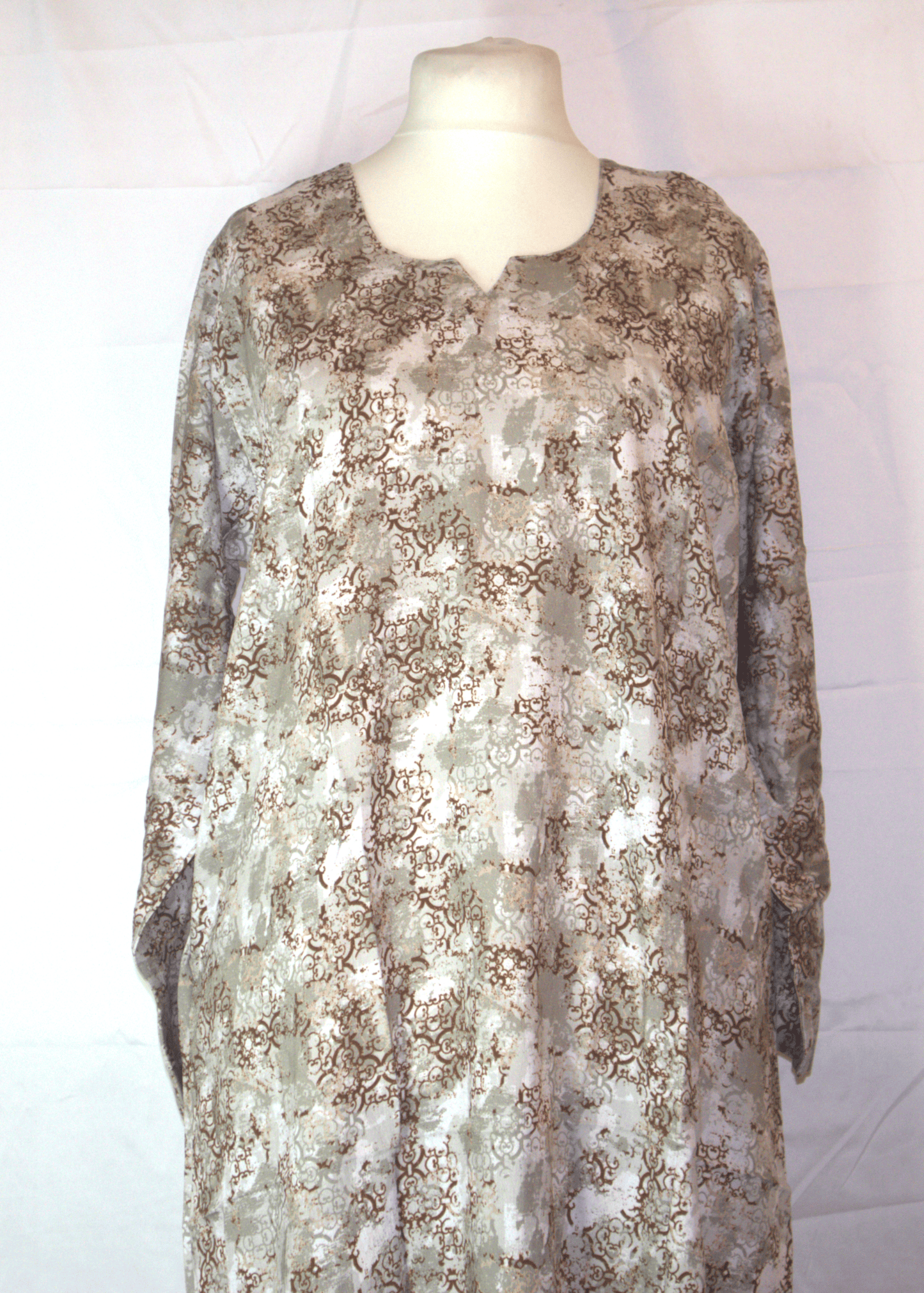 Long-sleeve floral Jalabeya for woman