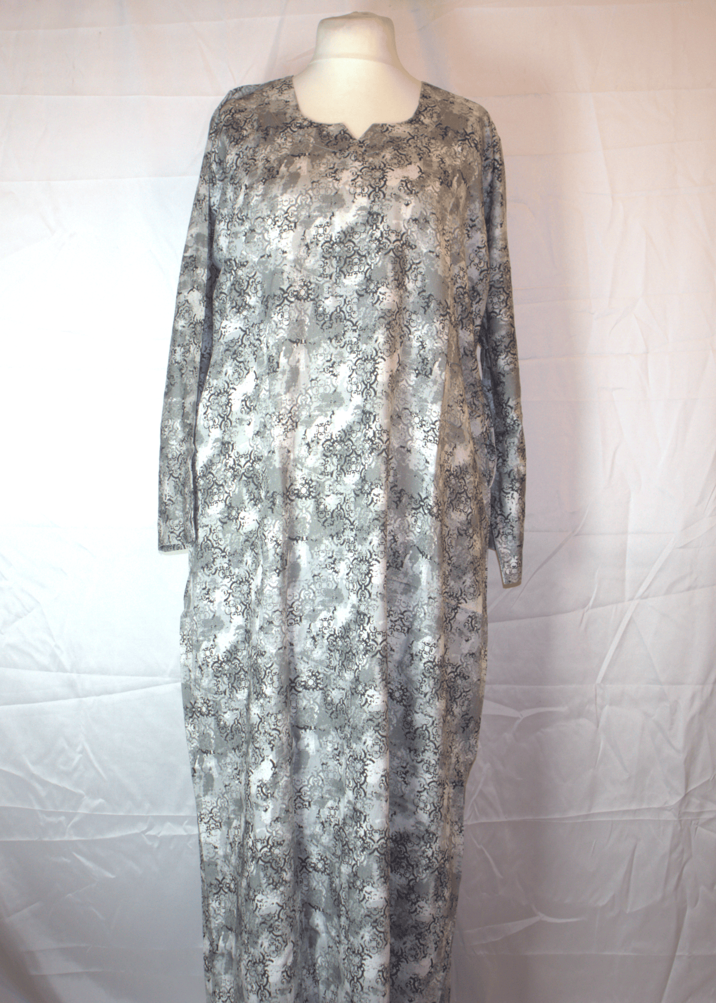 Emirates Jalabeya Traditional Elegant Dress