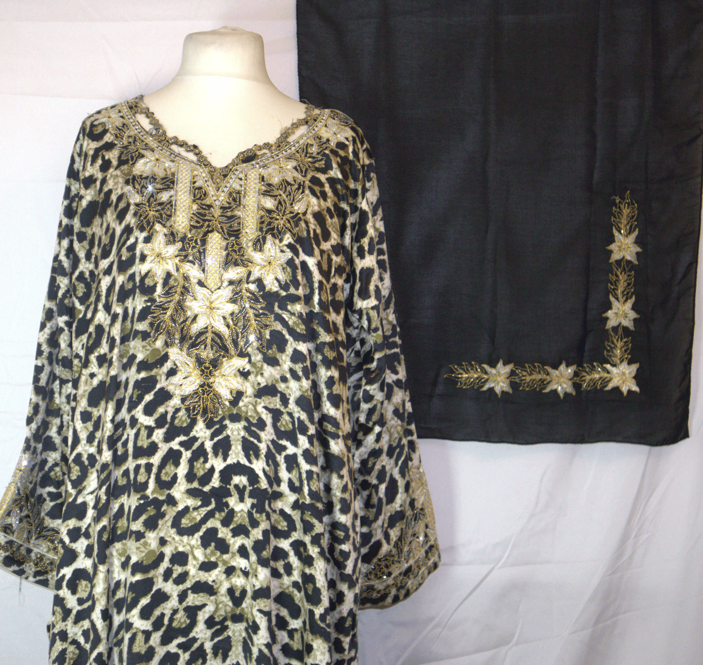 Traditional Makhawir Dress – Olive Green & Black