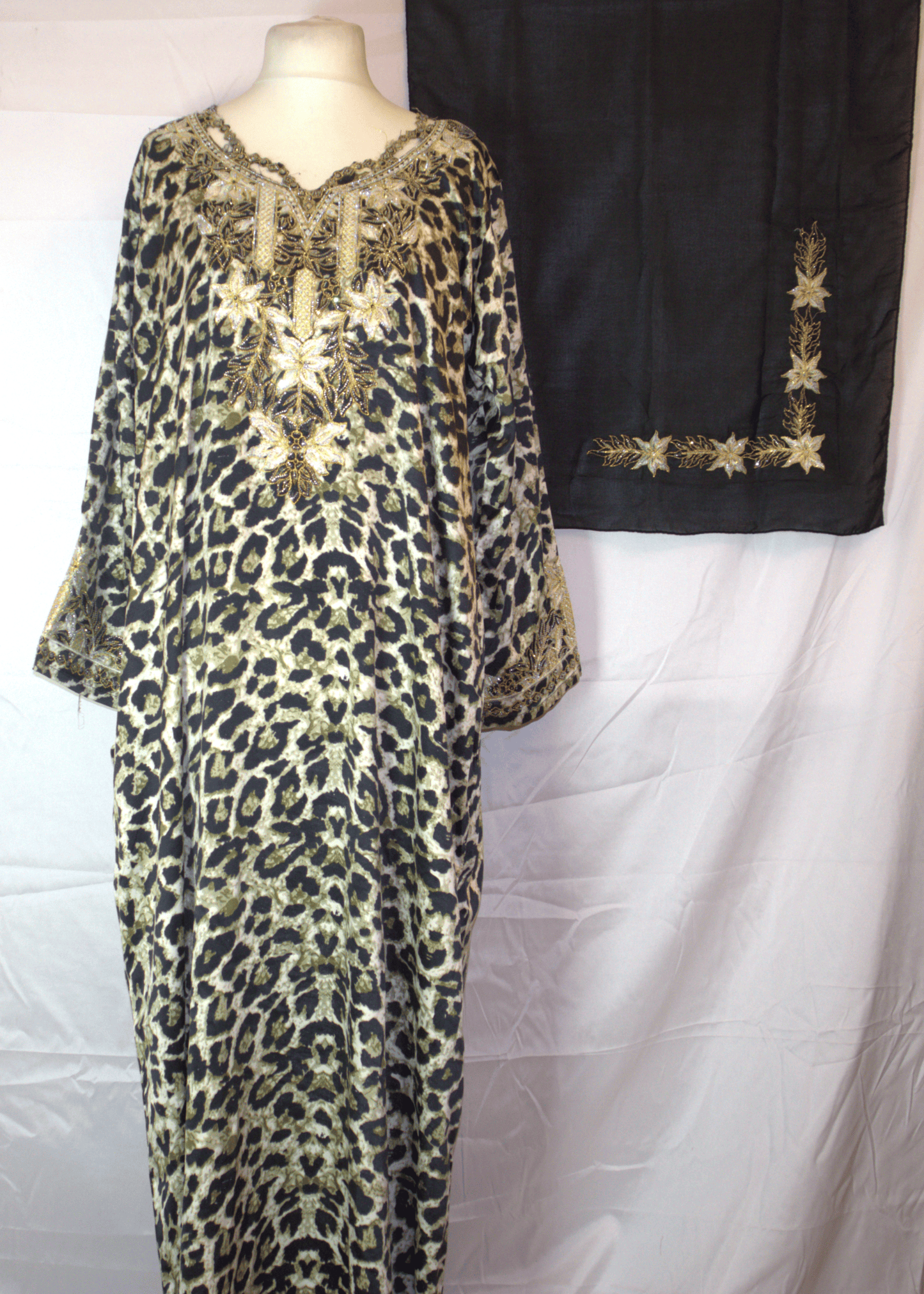 Traditional Makhawir Dress – Olive Green & Black