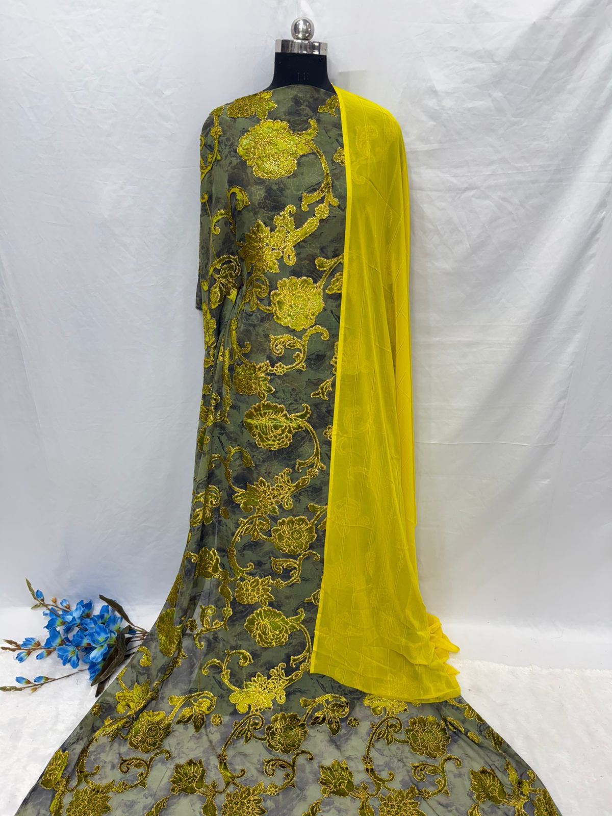 Maqbal Dirac Royal Floral Velvet Full Set – 10 Colours