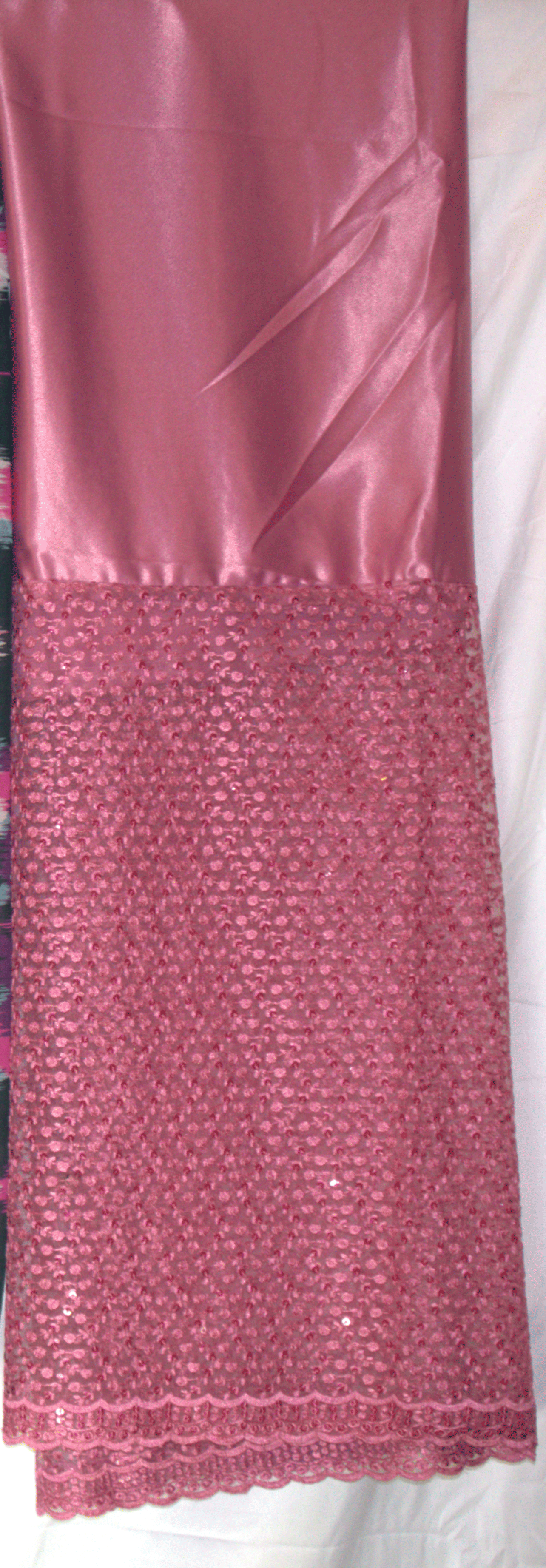 Pink Gorgorad fabric on a white background