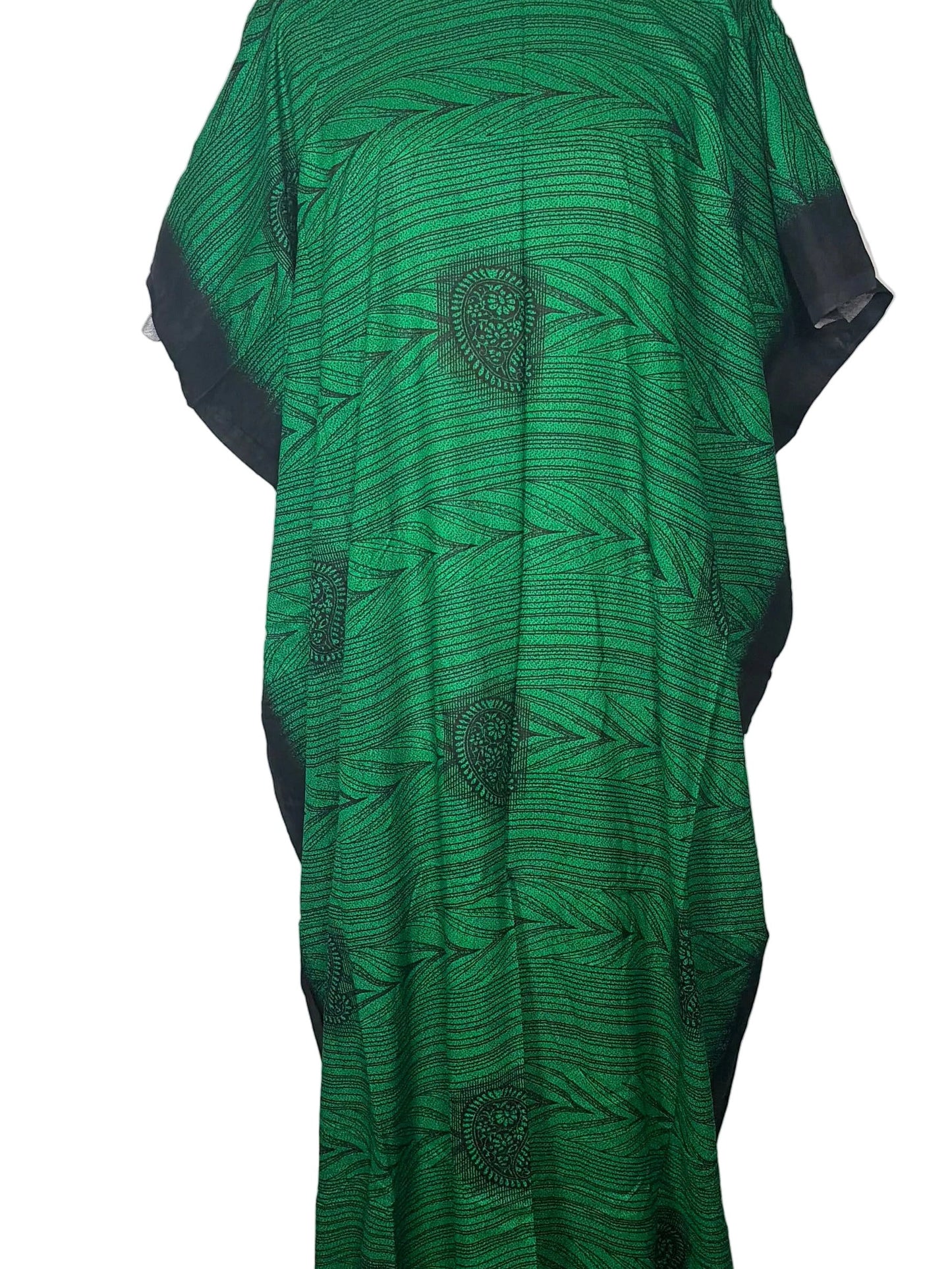 Green Somali Baati on a mannequin against a white background