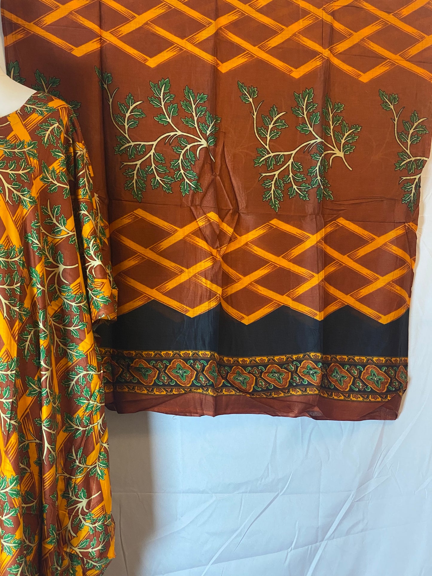 Somali Baati – Green or Brown with Floral with Garbasaar