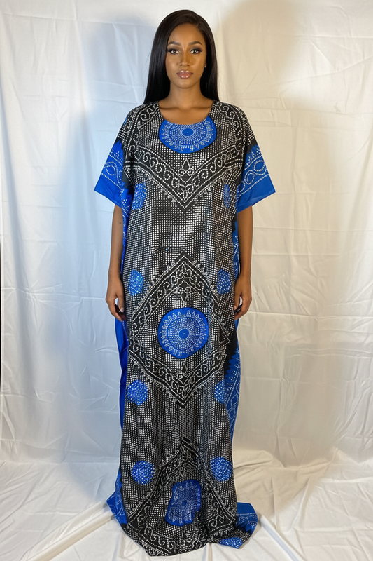 Somali Model in Black Geometric Dot Print Baati