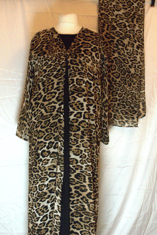 Classic Cheetah Print Two-Piece Abaya Set with Headscarf