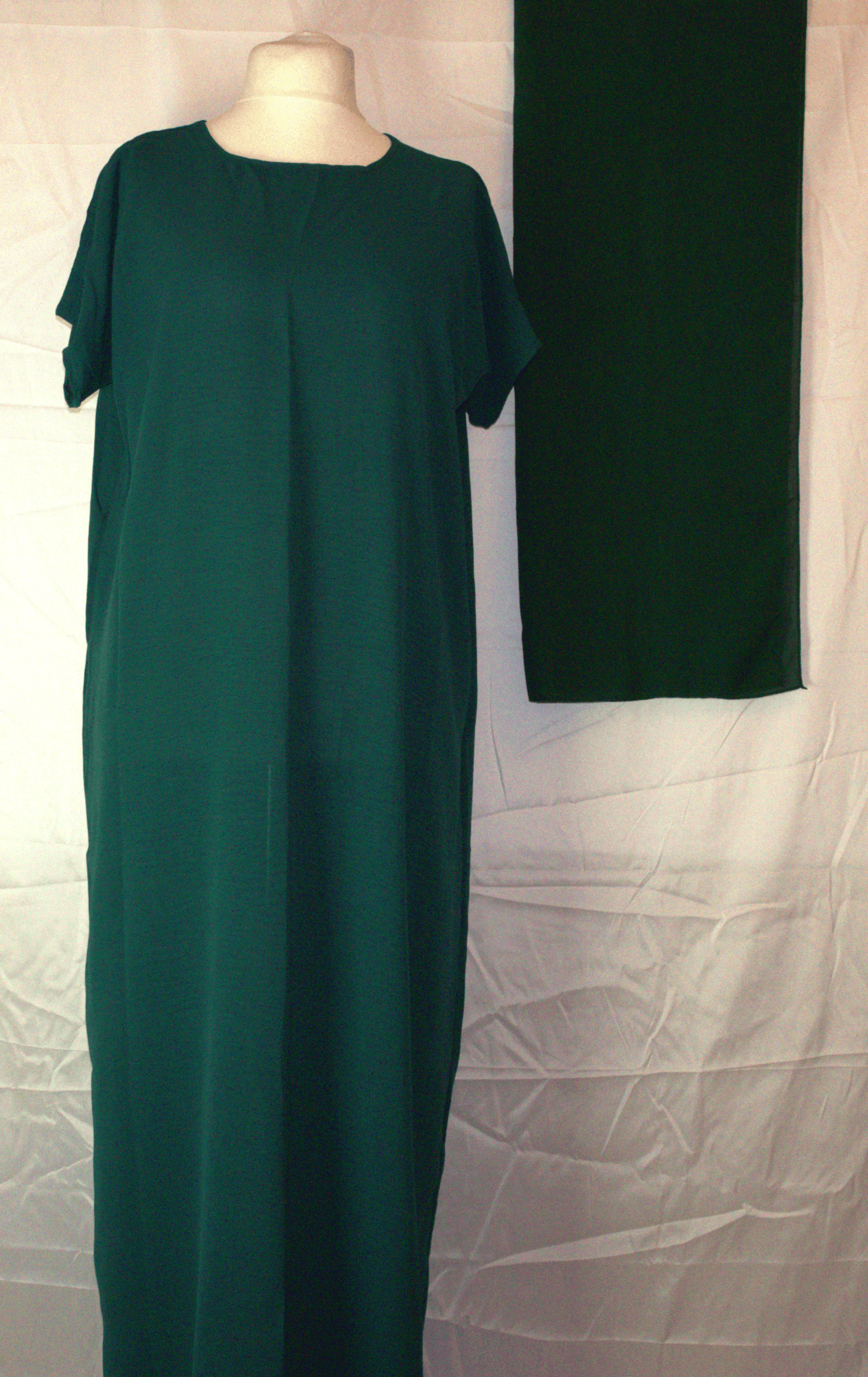Deep Green Two-Piece Abaya Set with Belt and Headscarf