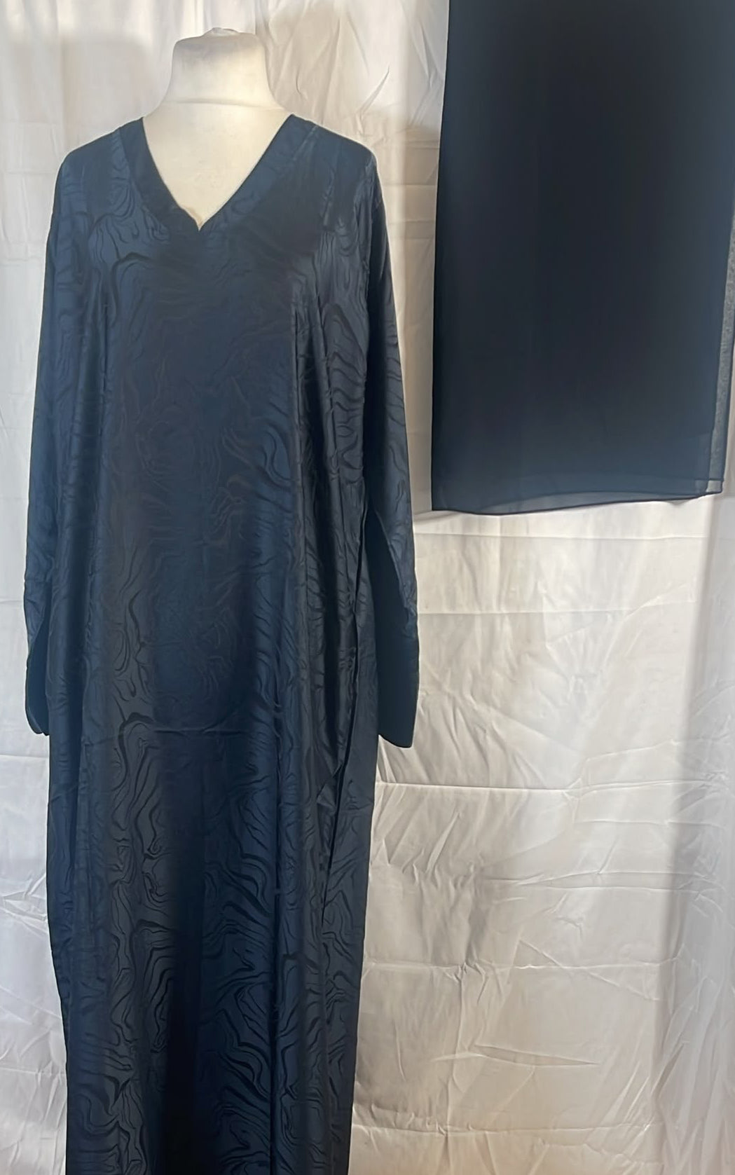 Jacquard Abaya with Scarf