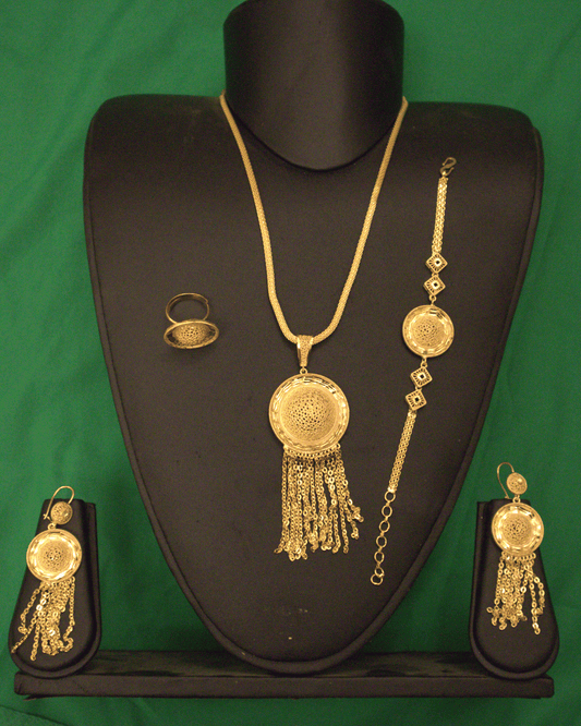 Gold-Tone Jewellery Set – Tassel Medallion