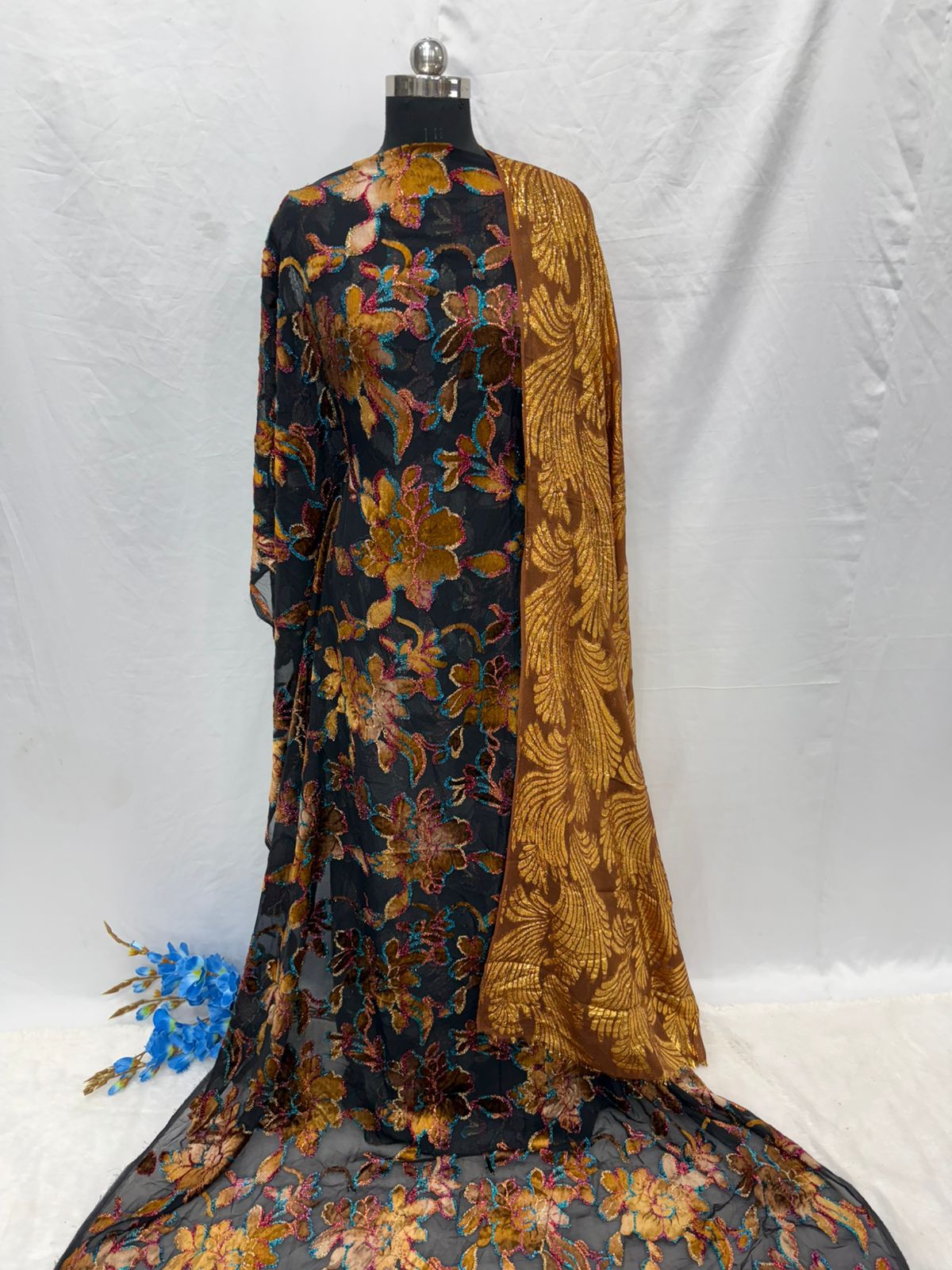 Maqbal Dirac Floral Velvet Full Set – 4 Colours