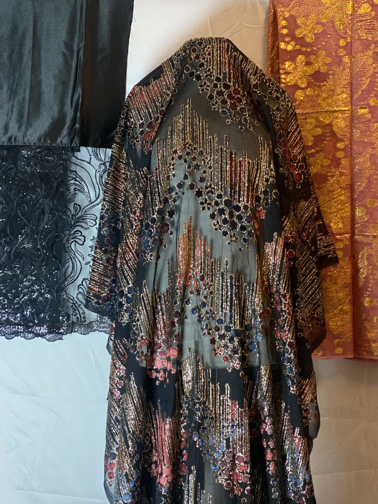 Maqbal Somali Dirac 3-Piece Set – Black with Gold & Red