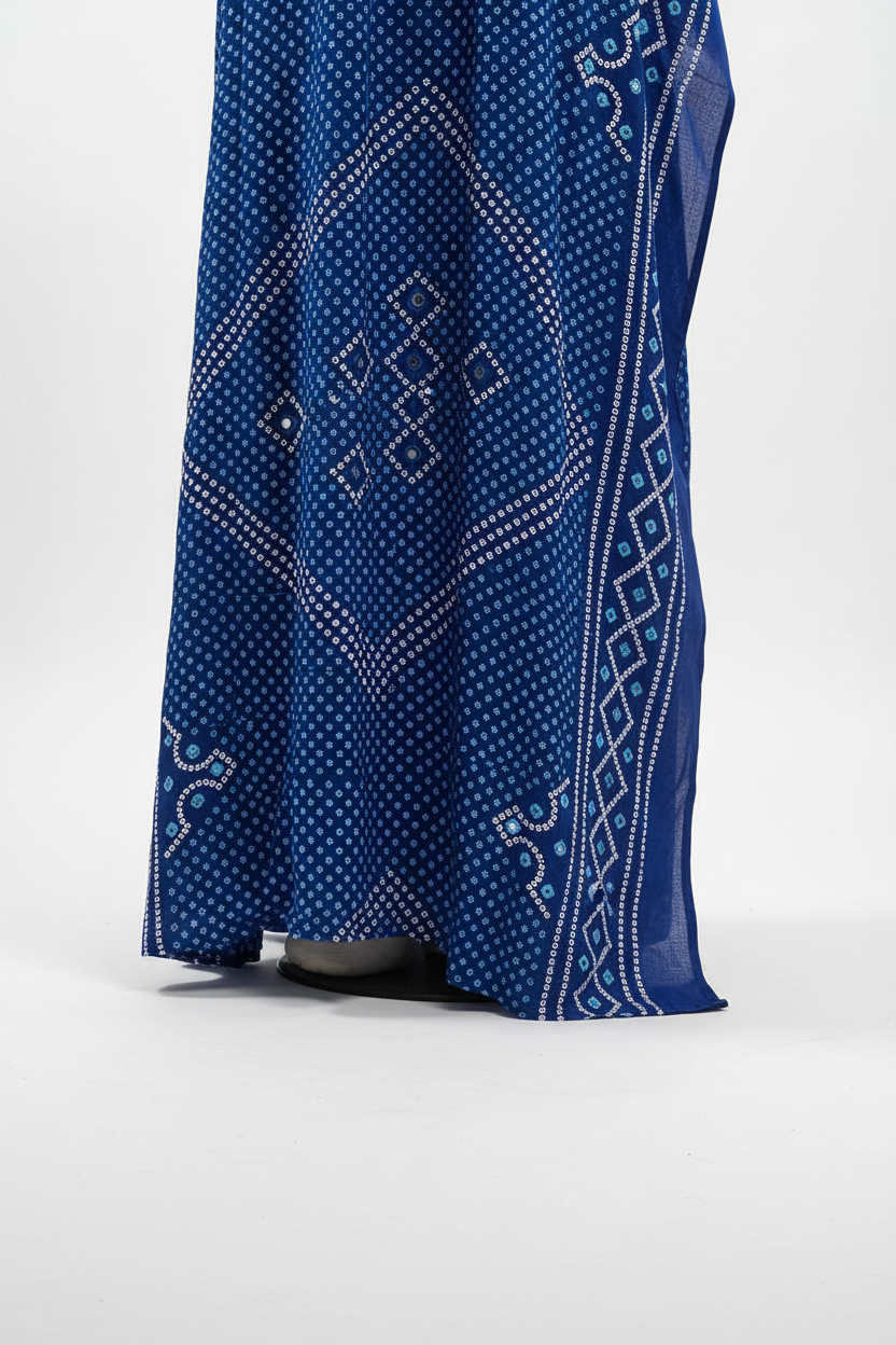 Blue patterned Somali baati on a white background