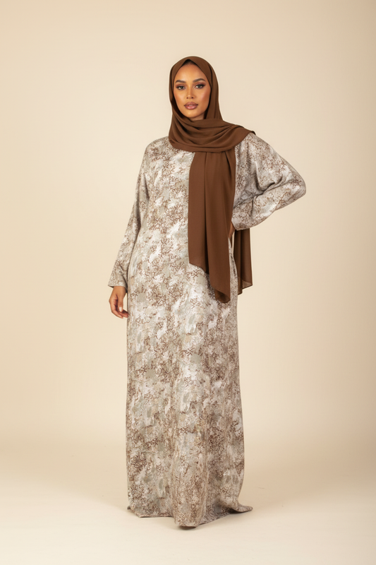 Somali model in brown and white Jalabeya